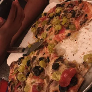 14" Large .. pretty good  Garlic bread was very tasty