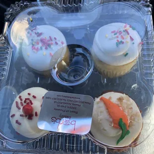 4 lil delicious cupcakes.  :)