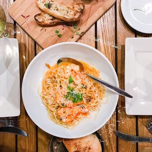 Riccio e Gamberi: shrimp n sea urchin spaghetti