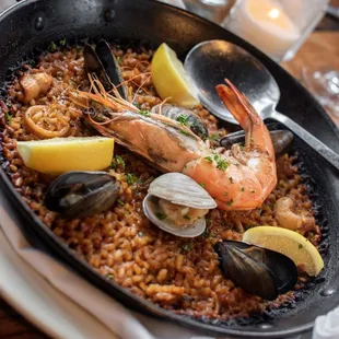 Seafood paella @kat.eats