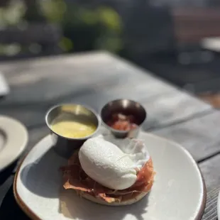 Serrano ham Benedict (hollandaise on the side)