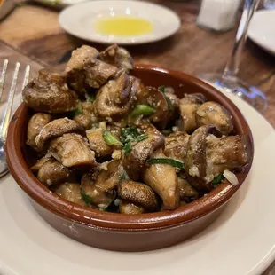 Mushrooms with garlic