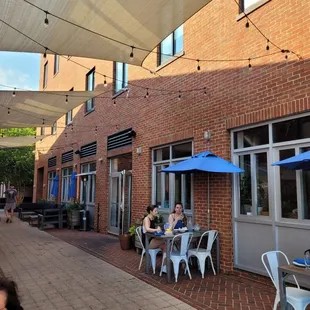 Side of Barcocina by alley.