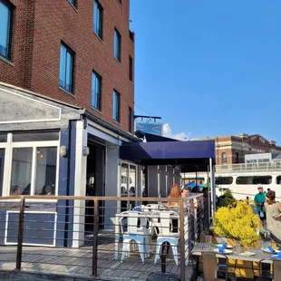 Front of Barcocina facing the Bay.