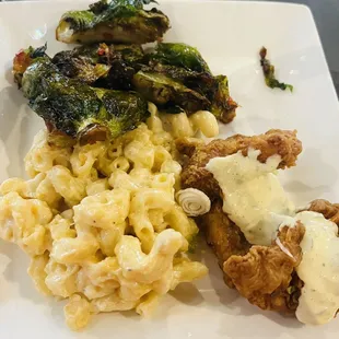 The Mac and cheese and grits are savory. All of the brunch options from shrimp and grits to omelette are accessible.