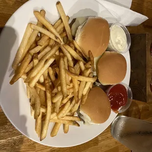 Memphis slider trio and shoestring fries
