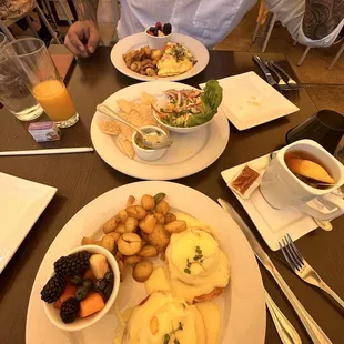 Denver omelet eggs of Benedict