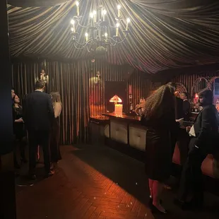 Side circuis tent/ psychic medium room