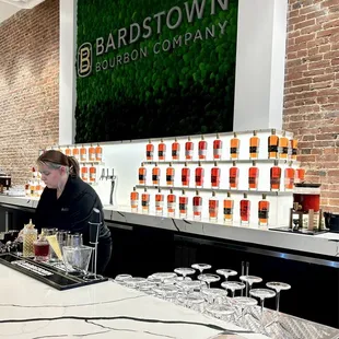 Excellent bartenders and drinks