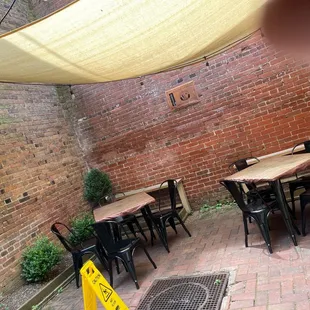 Bardstown Burger Courtyard