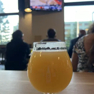 Mini Muir - Hazy Pale Ale- 4 x 16 oz. Cans