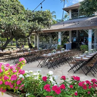 Available for private parties and events.  Call our sister company and exclusive caterer, DH Catering, at 808.699.8830 or DHCatering.com