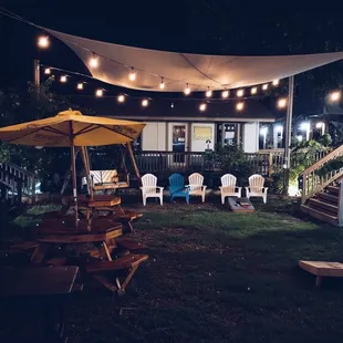 Communal garden next to the coffeeshop.