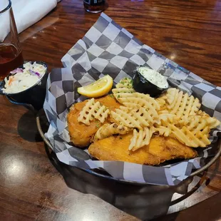 Pub style Fish N&apos; Chips