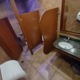 Obligatory bathroom photo.