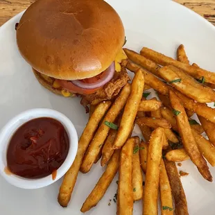 B "Eliel" T chicken sandwich with fries