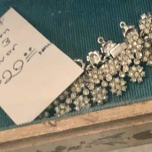 VERY reasonable prices on vintage jewelry