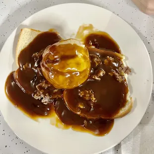 Beef Manhattan with mashed potatoes ! So good