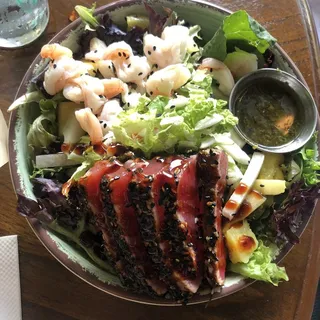 Sesame Seared Ahi Tuna Salad