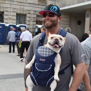 They are both enjoying the parade