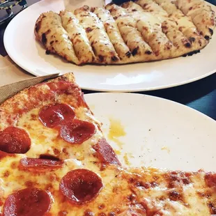I live for cheesy bread!