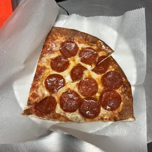 Lunch Special, 2 slices of pizza, salad and a drink for 8.99