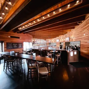 bar and dining area