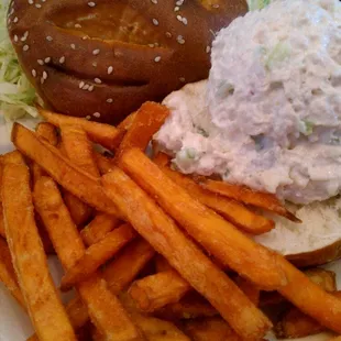 LOVED PRETZEL BUN WITH CHICKEN SALAD AND SWEET POTATO FRIES.MMM