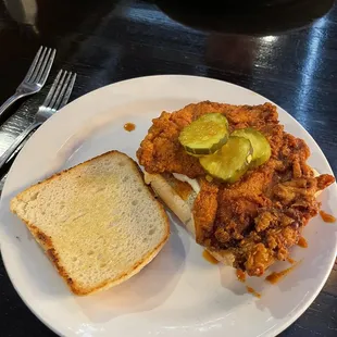 Stroud&apos;s Spicy Hot Chicken Sandwich