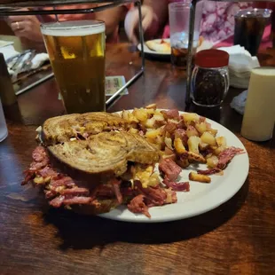 Phenomenal Reuben! I've had many but this one is untouchable!