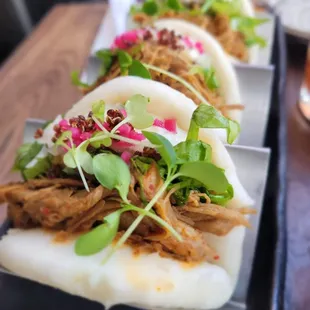 Duck bun appetizer