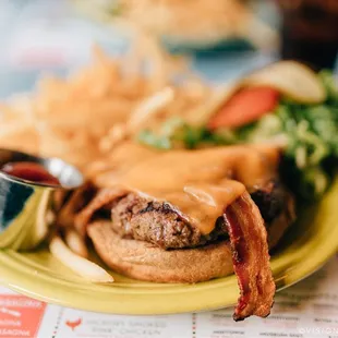 The burgers are delicious! 5 stars everything was perfect, the patty was amazing.