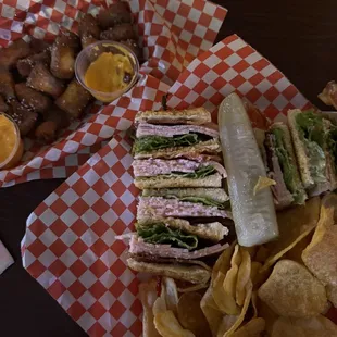 Turkey club, chips