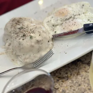 Biscuits 'n Gravy