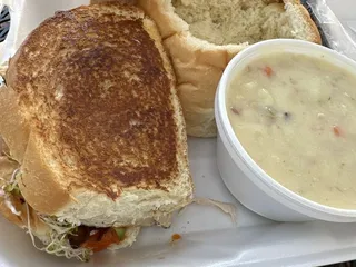 Cinnamon's Deli
