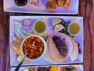 Oak Texas Bar & Grill - Weslaco