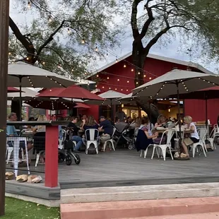 Sensational outdoor area!!!! So much space and excellent areas for socializing with lovely landscaping.