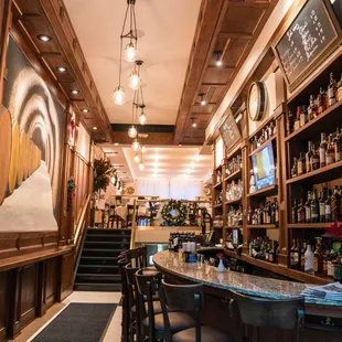 Great place with a rustic decor where you can simply unwind, have a drink at the bar and enjoy the chefs daily offerings