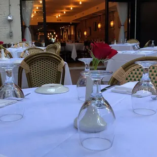 Al fresco dining at its best, only at Barolo East! Enjoy a cocktail or a glass of wine and our accomplished chefs creations under the sky!