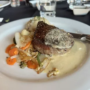 8 oz. Tenderloin Filet with peppercorn