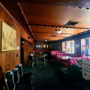 Interior Front Area (05/29/21). #BaronesFamousItalianRestaura­nt #ValleyGlen #SFV #ItalianFood