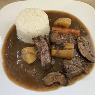 No photo of the raw chuck roast I bought, but here&apos;s the aftermath pot roast!