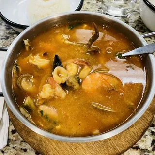 Parihuela Levantamuertos