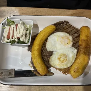 Tacu Tacu con Lomo Saltado