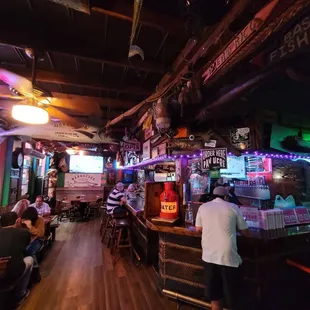 sushi and sashimi, interior