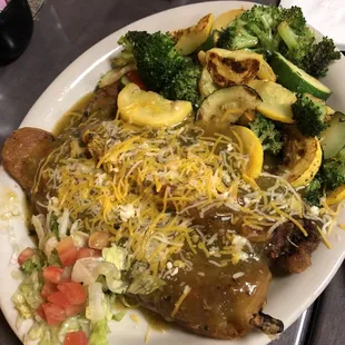 a plate of mexican food