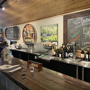 The bar at Barrel 33