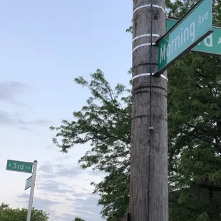 Location street signs