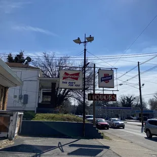 a view of a street corner