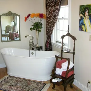 Merlot Soaking Tub for Two